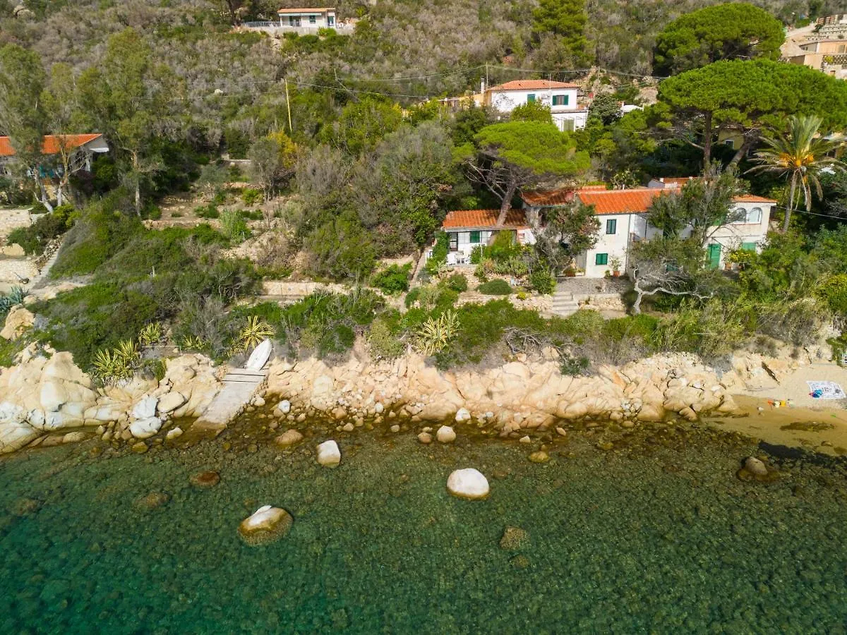 Casa MazzariBilocale Ostricaアパートメント イタリア